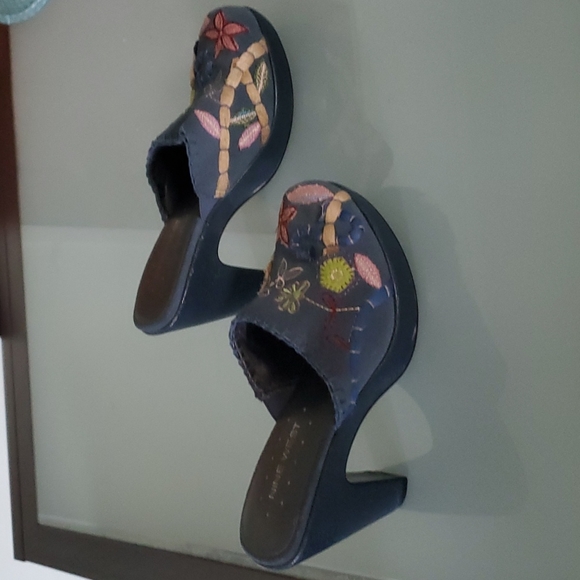 Nine West 4" Platform Clogs - Picture 6 of 7